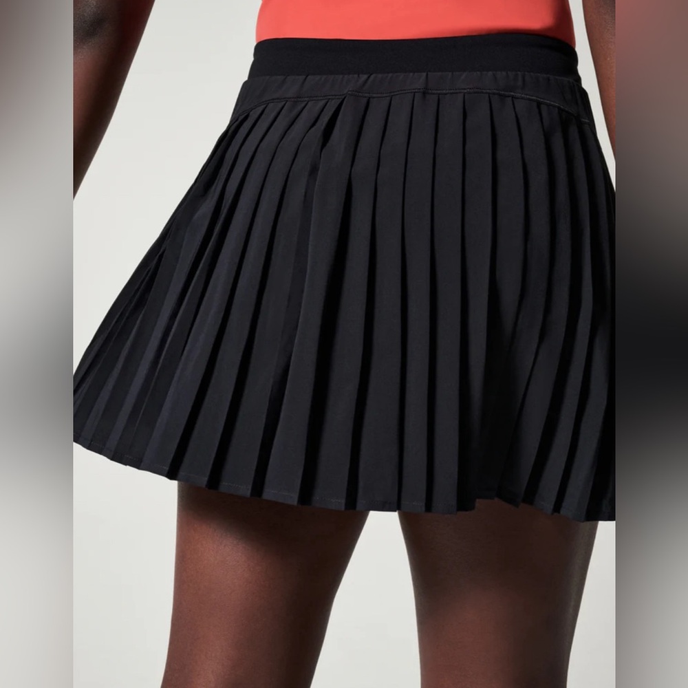 Spanx Booty Boost Pleated 14” Skort, NWT